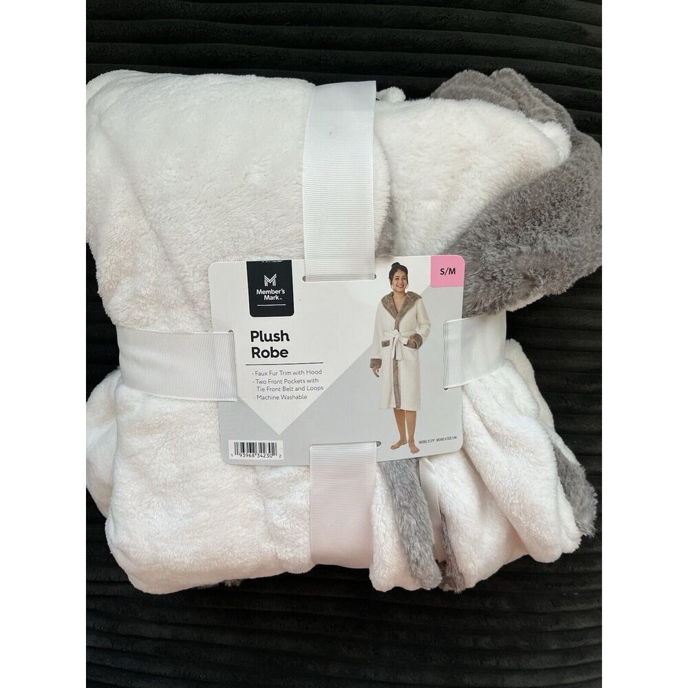 Women's Plush Hooded Tie Wrap Robe Size S/M Ivory W/Gray Faux Fur Trim Pockets